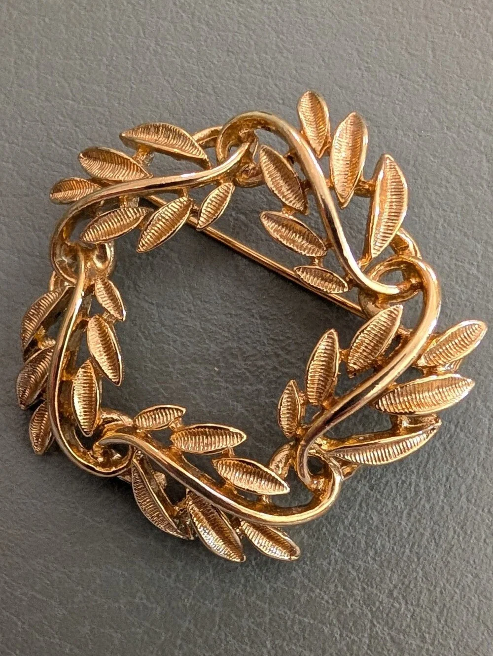 Vintage Napier Gold Tone Leaf Wreath Brooch